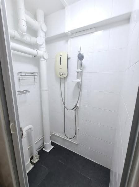 93 Paya Lebar Way, 93 Paya Lebar Way, Macpherson / Potong Pasir, Room Rental, 150 sqft, HDB Flat For Rent, by Winfred Quek, 500256368 - Bathroom - PropertyGuru.com.sg
