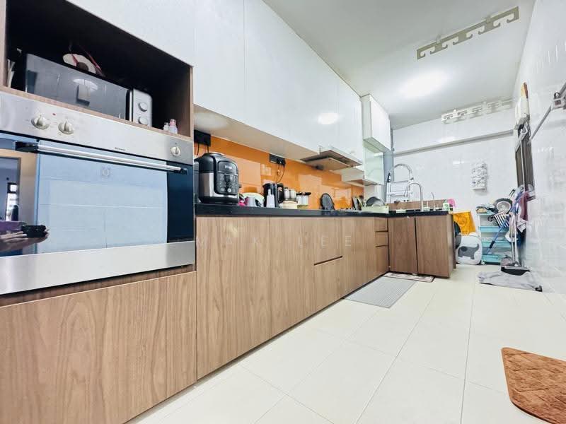 690B Choa Chu Kang Crescent, 690B Choa Chu Kang Crescent, Dairy Farm / Bukit Panjang / Choa Chu Kang, 3 Bedrooms, 1,184 sqft, HDB Flat For Sale, by Max Lee, 500256385 - Kitchen - PropertyGuru.com.sg