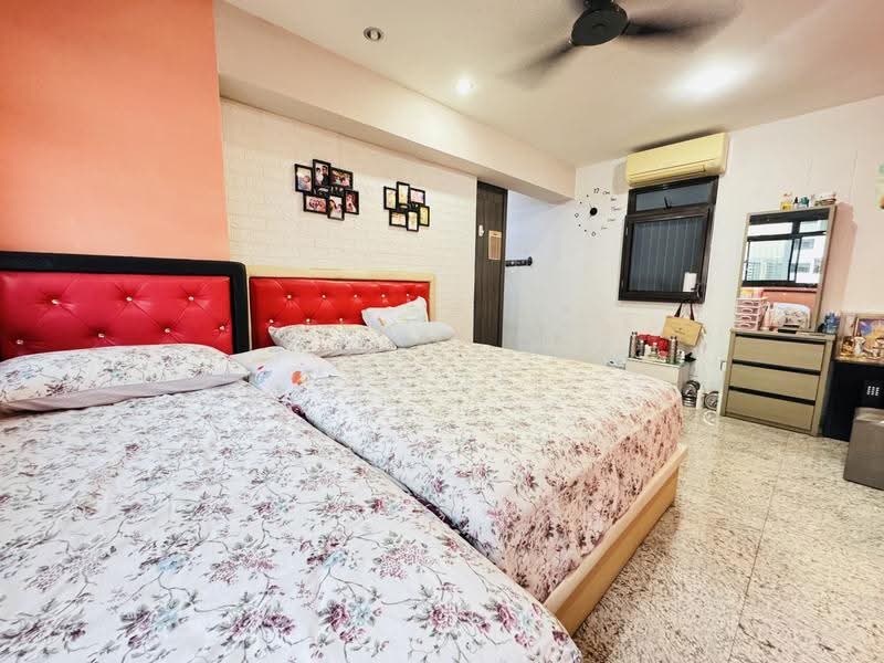 690B Choa Chu Kang Crescent, 690B Choa Chu Kang Crescent, Dairy Farm / Bukit Panjang / Choa Chu Kang, 3 Bedrooms, 1,184 sqft, HDB Flat For Sale, by Max Lee, 500256385 - Bedroom - PropertyGuru.com.sg