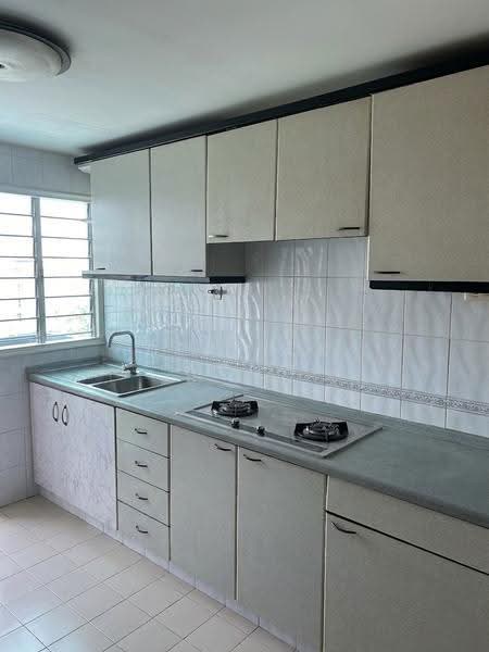 Avila Gardens, 9 Flora Road, Changi Airport / Changi Village, 1 Bedroom, 601 sqft, Condominium For Rent, by Derrick Wong, 500256386 - Kitchen - PropertyGuru.com.sg