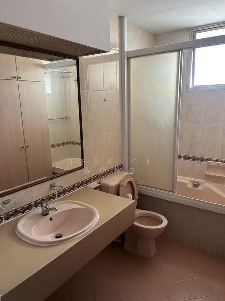 Avila Gardens, 9 Flora Road, Changi Airport / Changi Village, 1 Bedroom, 601 sqft, Condominium For Rent, by Derrick Wong, 500256386 - Bathroom - PropertyGuru.com.sg