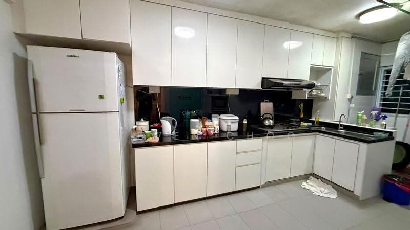 229 Yishun Street 21, 229 Yishun Street 21, Sembawang / Yishun, 3 Bedrooms, 1,302 sqft, HDB Flat For Rent, by Steven Choo, 500256393 - Kitchen - PropertyGuru.com.sg