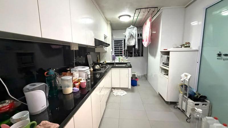 229 Yishun Street 21, 229 Yishun Street 21, Sembawang / Yishun, 3 Bedrooms, 1,302 sqft, HDB Flat For Rent, by Steven Choo, 500256393 - Kitchen - PropertyGuru.com.sg