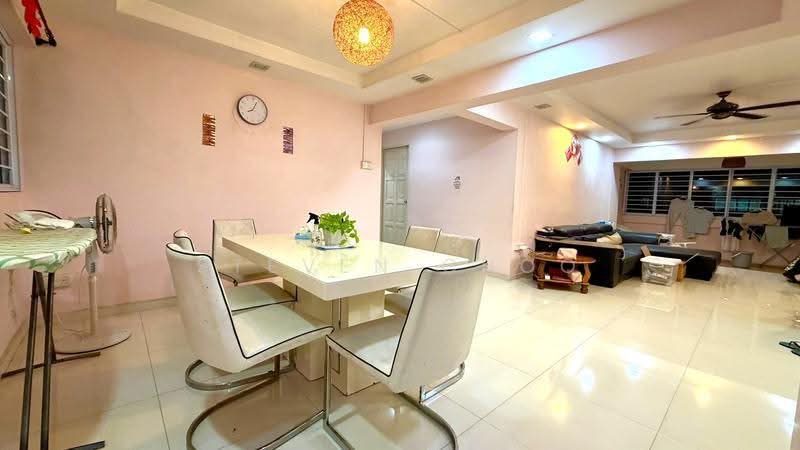 229 Yishun Street 21, 229 Yishun Street 21, Sembawang / Yishun, 3 Bedrooms, 1,302 sqft, HDB Flat For Rent, by Steven Choo, 500256393 - Dining Room - PropertyGuru.com.sg