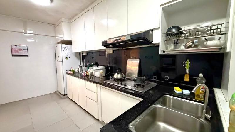 229 Yishun Street 21, 229 Yishun Street 21, Sembawang / Yishun, 3 Bedrooms, 1,302 sqft, HDB Flat For Rent, by Steven Choo, 500256393 - Kitchen - PropertyGuru.com.sg