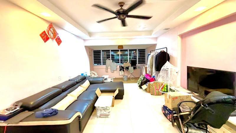 229 Yishun Street 21, 229 Yishun Street 21, Sembawang / Yishun, 3 Bedrooms, 1,302 sqft, HDB Flat For Rent, by Steven Choo, 500256393 - Living Room - PropertyGuru.com.sg