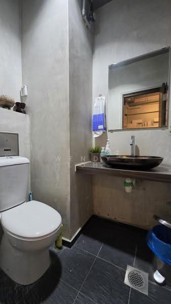 Liang seah place, Boat Quay / Raffles Place / Marina, 878 sqft, Other Retail For Rent, by Wendy Koh, 500256415 - Bathroom - CommercialGuru.com.sg