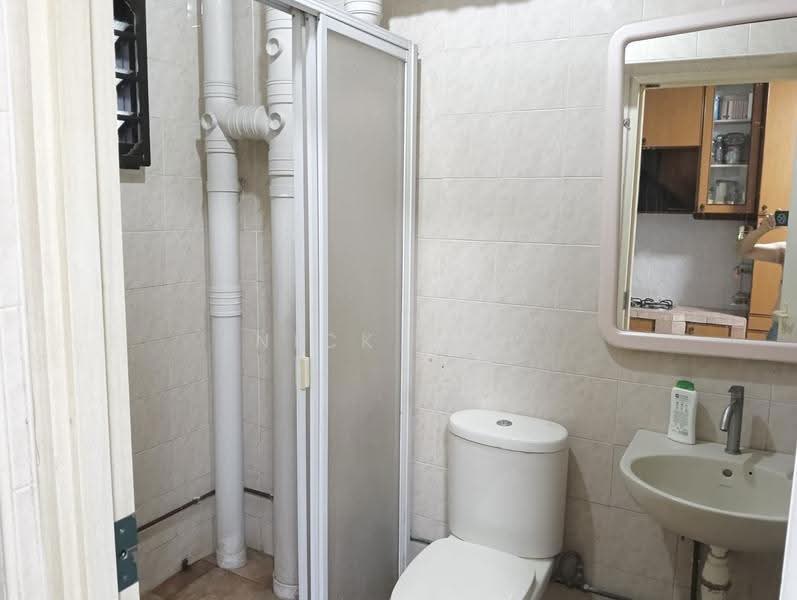 669C Jurong West Street 64, 669C Jurong West Street 64, Boon Lay / Jurong / Tuas, Room Rental, 180 sqft, HDB Flat For Rent, by Nick Toh, 500256456 - Bathroom - PropertyGuru.com.sg