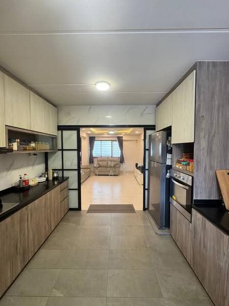 484 Pasir Ris Drive 4, 484 Pasir Ris Drive 4, Pasir Ris / Tampines, 3 Bedrooms, 1,119 sqft, HDB Flat For Sale, by Brandan Tan, 500256490 - Kitchen - PropertyGuru.com.sg