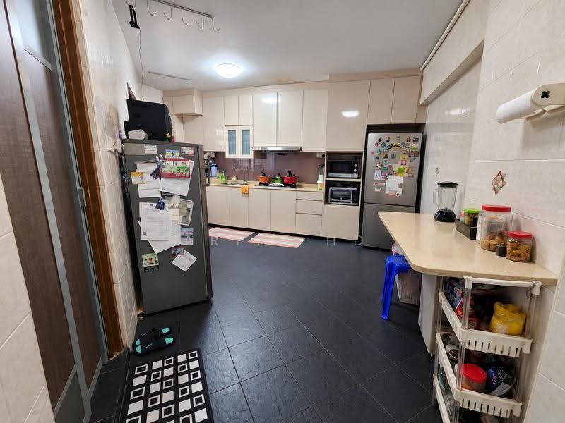 323B Sengkang East Way, 323B Sengkang East Way, Hougang / Punggol / Sengkang, 3 Bedrooms, 1,184 sqft, HDB Flat For Sale, by Ariff HD, 500256498 - Kitchen - PropertyGuru.com.sg
