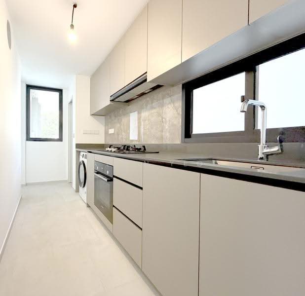 3 Bedroom + Study - Possible 4 Bedroom Reconfiguration-Convenient Woodlands Location - Norwood Grand, Admiralty / Woodlands, 3 Bedrooms, 1,044 sqft, Condominium For Rent, by Alvin Yeo, 500256522 - Kitchen - PropertyGuru.com.sg