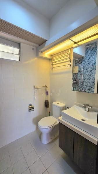 211D Punggol Walk, 211D Punggol Walk, Hougang / Punggol / Sengkang, Room Rental, 150 sqft, HDB Flat For Rent, by Jeffrey Pang, 500256526 - Bathroom - PropertyGuru.com.sg