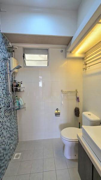 211D Punggol Walk, 211D Punggol Walk, Hougang / Punggol / Sengkang, Room Rental, 150 sqft, HDB Flat For Rent, by Jeffrey Pang, 500256526 - Bathroom - PropertyGuru.com.sg