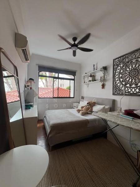 Tanglin Park, 1C Ridley Park, Tanglin / Holland / Bukit Timah, 2 Bedrooms, 1,106 sqft, Condominium For Sale, by Lin Jing Sophia, 500256532 - Bedroom - PropertyGuru.com.sg