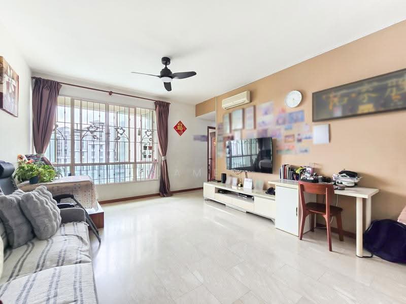 Yishun Emerald, 26 Canberra Drive, Sembawang / Yishun, 3 Bedrooms, 1,184 sqft, Condominium For Sale, by James Li, 500256533 - Living Room - PropertyGuru.com.sg