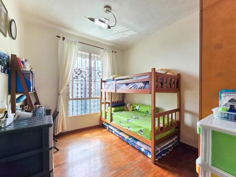 Yishun Emerald, 26 Canberra Drive, Sembawang / Yishun, 3 Bedrooms, 1,184 sqft, Condominium For Sale, by James Li, 500256533 - Bedroom - PropertyGuru.com.sg