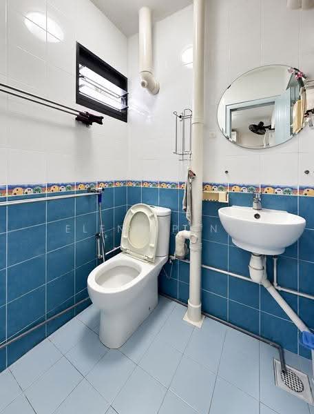 321 Ang Mo Kio Avenue 1, 321 Ang Mo Kio Avenue 1, Ang Mo Kio / Bishan / Thomson, 2 Bedrooms, 786 sqft, HDB Flat For Sale, by Elena Pang, 500256543 - Bathroom - PropertyGuru.com.sg