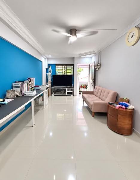 321 Ang Mo Kio Avenue 1, 321 Ang Mo Kio Avenue 1, Ang Mo Kio / Bishan / Thomson, 2 Bedrooms, 786 sqft, HDB Flat For Sale, by Elena Pang, 500256543 - Living Room - PropertyGuru.com.sg