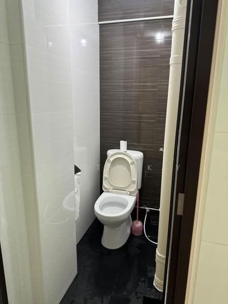 93 Jalan Dua, 93 Jalan Dua, Eunos / Geylang / Paya Lebar, 2 Bedrooms, 635 sqft, HDB Flat For Sale, by Chester Kay, 500256548 - Bathroom - PropertyGuru.com.sg