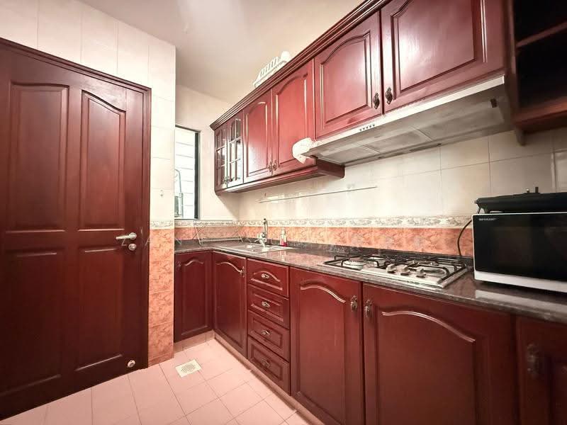 Tanglin Regency, 381 Tanglin Road, Tanglin / Holland / Bukit Timah, 2 Bedrooms, 883 sqft, Condominium For Rent, by Zane Soo 苏昱能, 500256554 - Kitchen - PropertyGuru.com.sg