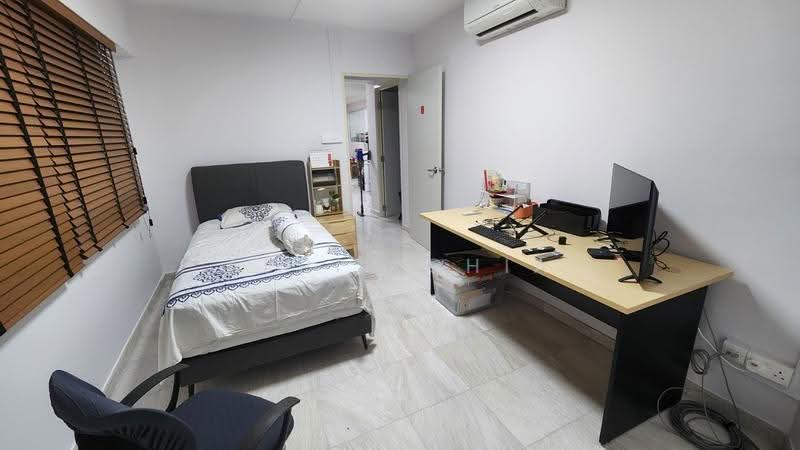 11 Lorong 8 Toa Payoh, 11 Lorong 8 Toa Payoh, Balestier / Toa Payoh, Room Rental, 100 sqft, HDB Flat For Rent, by April Chia, 500256561 - Bedroom - PropertyGuru.com.sg