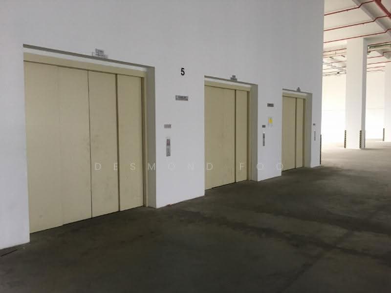 High ceiling warehouse in Defu, Eunos / Geylang / Paya Lebar, 27,561 sqft, Warehouse For Rent, by Desmond Foo, 500256571 - Corridor - CommercialGuru.com.sg