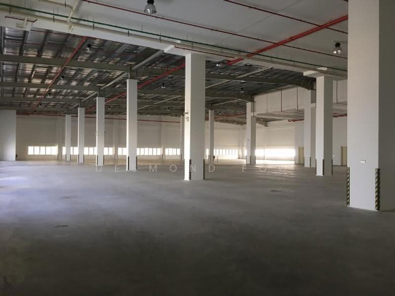 High ceiling warehouse in Defu, Eunos / Geylang / Paya Lebar, 27,561 sqft, Warehouse For Rent, by Desmond Foo, 500256571 - Interior - CommercialGuru.com.sg