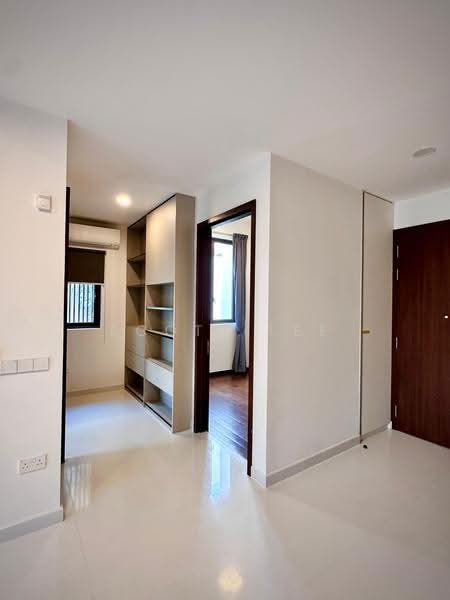 Parksuites, 18 Holland Grove Road, Tanglin / Holland / Bukit Timah, 2 Bedrooms, 786 sqft, Condominium For Sale, by Scott Lee, 500256572 - PropertyGuru.com.sg