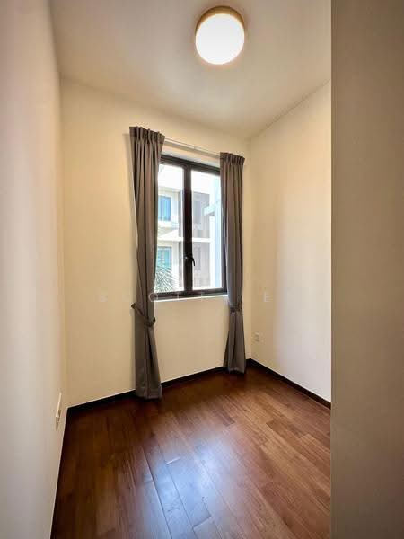Parksuites, 18 Holland Grove Road, Tanglin / Holland / Bukit Timah, 2 Bedrooms, 786 sqft, Condominium For Sale, by Scott Lee, 500256572 - PropertyGuru.com.sg
