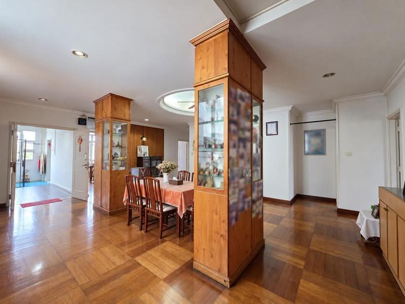 Walk-Up Apartment @ Beauty World, Clementi Park / Upper Bukit Timah, 4 Bedrooms, 2,300 sqft, Walk-up Apartment For Rent, by Yan Lim, 500256606 - Dining Room - PropertyGuru.com.sg
