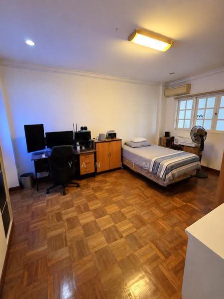 Walk-Up Apartment @ Beauty World, Clementi Park / Upper Bukit Timah, 4 Bedrooms, 2,300 sqft, Walk-up Apartment For Rent, by Yan Lim, 500256606 - Bedroom - PropertyGuru.com.sg