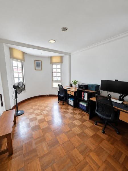 Walk-Up Apartment @ Beauty World, Clementi Park / Upper Bukit Timah, 4 Bedrooms, 2,300 sqft, Walk-up Apartment For Rent, by Yan Lim, 500256606 - Study - PropertyGuru.com.sg
