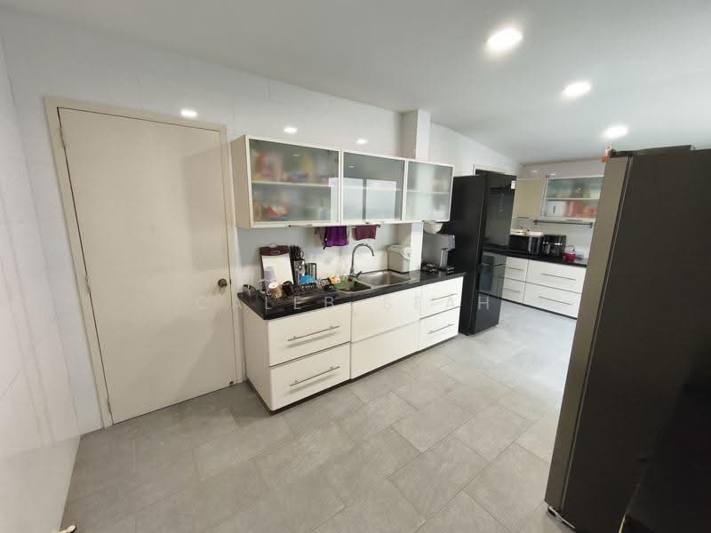 Serangoon Garden Estate, Cooling Close, Hougang / Punggol / Sengkang, 5 Bedrooms, 2,500 sqft, Detached House For Rent, by Caleb Seah, 500256607 - Kitchen - PropertyGuru.com.sg
