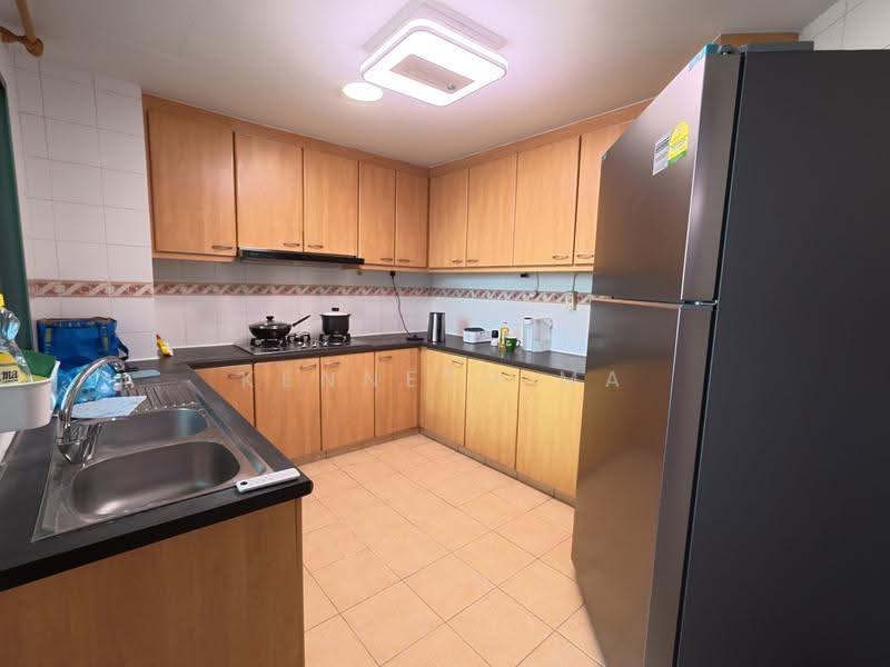 Yew Mei Green, 50 Choa Chu Kang North 6, Dairy Farm / Bukit Panjang / Choa Chu Kang, Room Rental, 150 sqft, Condominium For Rent, by Kenneth Ma, 500256616 - Kitchen - PropertyGuru.com.sg