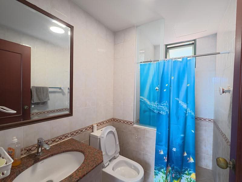 Yew Mei Green, 50 Choa Chu Kang North 6, Dairy Farm / Bukit Panjang / Choa Chu Kang, Room Rental, 150 sqft, Condominium For Rent, by Kenneth Ma, 500256616 - Common Bathroom - PropertyGuru.com.sg