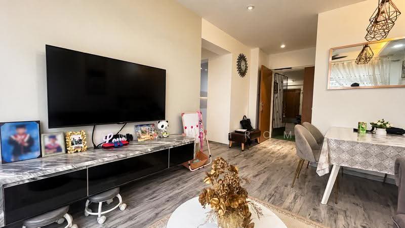 621B Tampines Street 61, 621B Tampines Street 61, Pasir Ris / Tampines, 2 Bedrooms, 742 sqft, HDB Flat For Sale, by Amir Bahrom, 500256619 - Living Room - PropertyGuru.com.sg