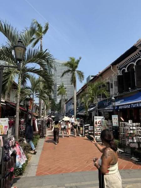 Bussorah Backpacker, Bussorah Street, Beach Road / Bugis / Rochor, 4,817 sqft, Shop / Shophouse For Sale, by James Yeow, 500256624 - Exterior - CommercialGuru.com.sg