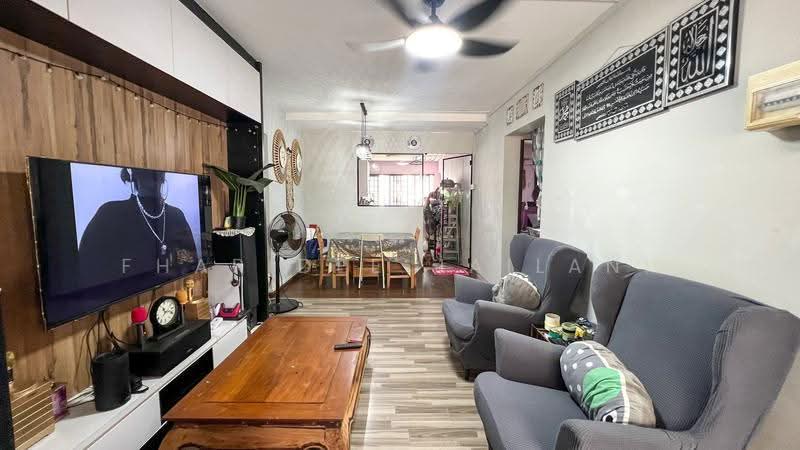 115 Hougang Avenue 1, 115 Hougang Avenue 1, Hougang / Punggol / Sengkang, 2 Bedrooms, 721 sqft, HDB Flat For Sale, by Fharidee Jailani, 500256638 - Living Room - PropertyGuru.com.sg