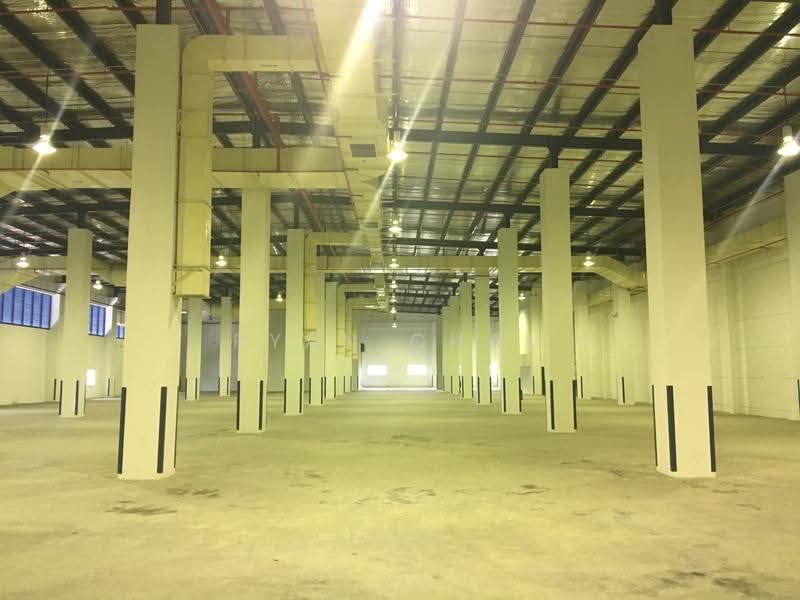 8m Clear | Loading Bays @ Clementi, Clementi, Boon Lay / Jurong / Tuas, 23,000 sqft, Warehouse For Rent, by Ryan Chau, 500256659 - Interior - CommercialGuru.com.sg