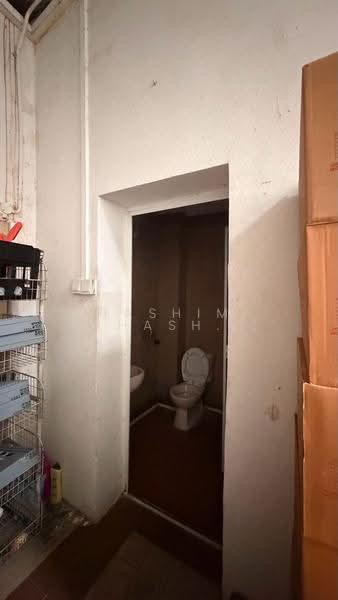 Little India Desker Road, Desker Road, Farrer Park / Serangoon Rd, 2,200 sqft, Food & Beverage For Sale, by Hashim Bahashwan, 500256666 - Bathroom - CommercialGuru.com.sg