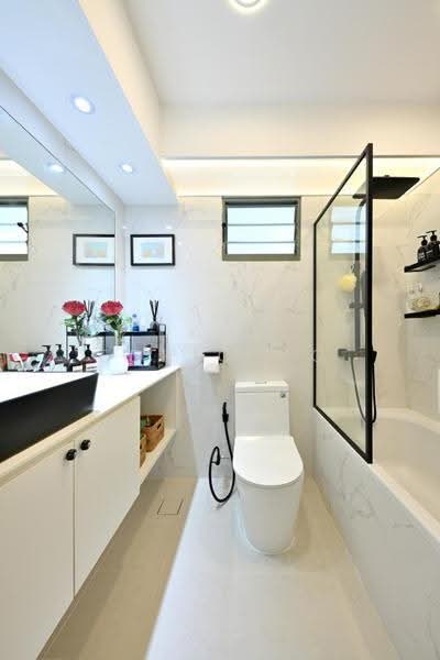 676D Punggol Drive, 676D Punggol Drive, Hougang / Punggol / Sengkang, 3 Bedrooms, 1,001 sqft, HDB Flat For Sale, by Edric Ho, 500256669 - Bathroom - PropertyGuru.com.sg