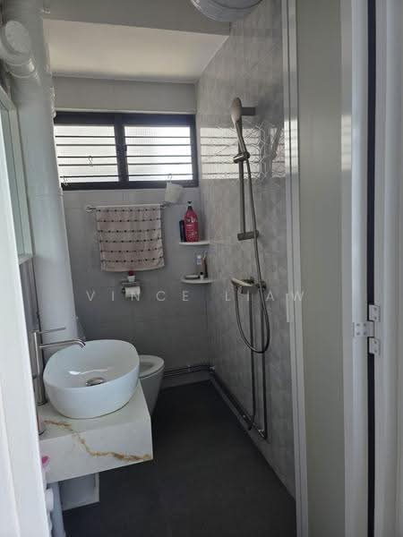 266 Tampines Street 21, 266 Tampines Street 21, Pasir Ris / Tampines, Room Rental, 100 sqft, HDB Flat For Rent, by Vince Liaw, 500256672 - Bathroom - PropertyGuru.com.sg