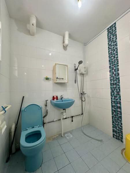 313 Woodlands Street 31, 313 Woodlands Street 31, Admiralty / Woodlands, 3 Bedrooms, 1,109 sqft, HDB Flat For Rent, by Ethan Yang, 500256685 - Bathroom - PropertyGuru.com.sg