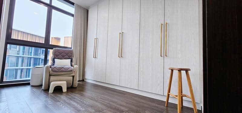 Symphony Suites, 1 Yishun Close, Sembawang / Yishun, 3 Bedrooms, 797 sqft, Condominium For Sale, by Mansfield Tan, 500256697 - High & big Wardrobe - PropertyGuru.com.sg