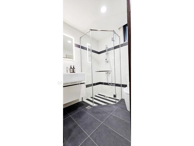 Symphony Suites, 1 Yishun Close, Sembawang / Yishun, 3 Bedrooms, 797 sqft, Condominium For Sale, by Mansfield Tan, 500256697 - Common Bathroom - PropertyGuru.com.sg