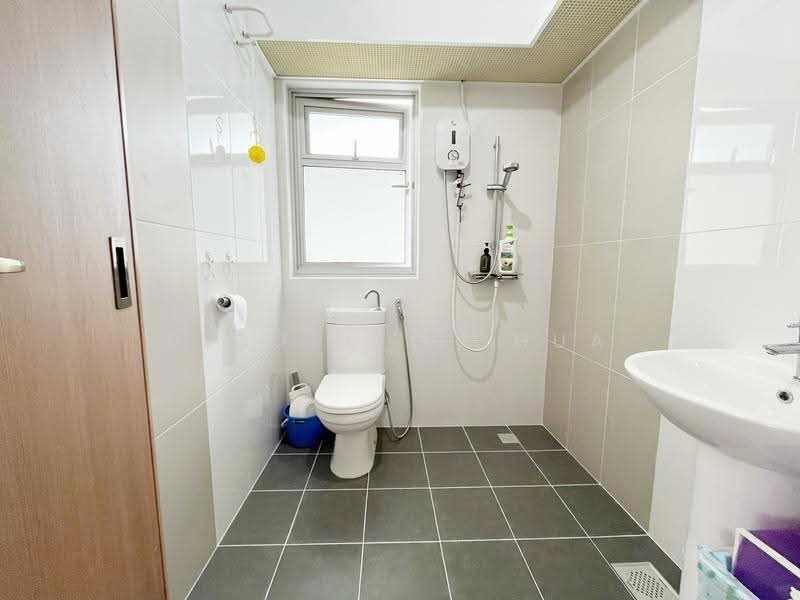 102B Canberra Street, 102B Canberra Street, Sembawang / Yishun, 1 Bedroom, 506 sqft, HDB Flat For Sale, by Richelle Chua, 500256698 - Bathroom - PropertyGuru.com.sg