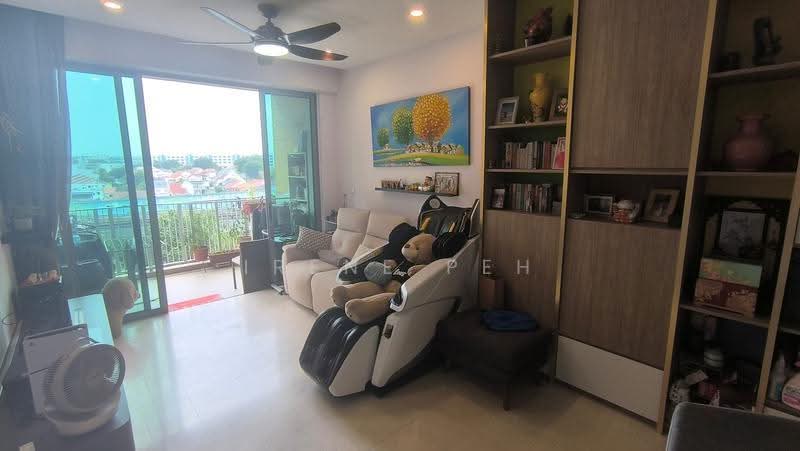 The Glades, 12 Bedok Rise, Bedok / Upper East Coast, 3 Bedrooms, 990 sqft, Condominium For Sale, by Irene Peh, 500256708 - Living Room - PropertyGuru.com.sg