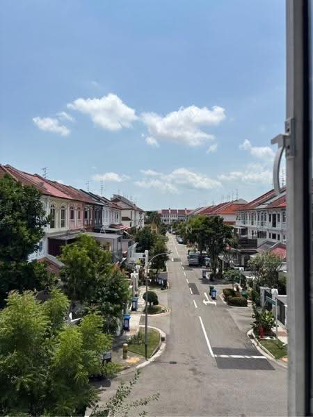 Loyang Villas, 221 221, Changi Airport / Changi Village, 5 Bedrooms, 3,000 sqft, Terraced House For Sale, by Salihin ., 500256718 - PropertyGuru.com.sg