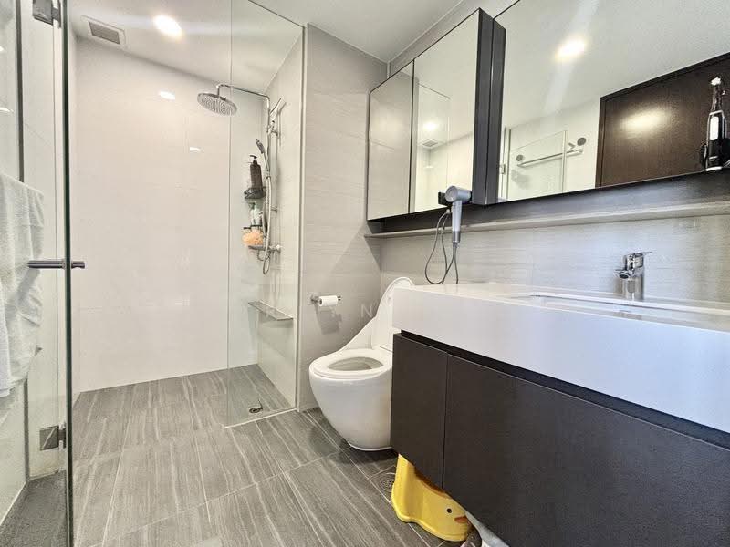 Botanique at Bartley, 239 Upper Paya Lebar Road, Hougang / Punggol / Sengkang, 1 Bedroom, 646 sqft, Condominium For Sale, by Jerlyn Tan, 500256739 - Bathroom - PropertyGuru.com.sg