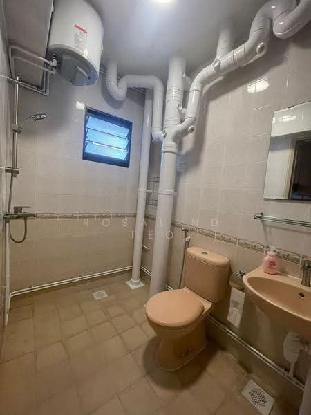 980B Buangkok Crescent, 980B Buangkok Crescent, Hougang / Punggol / Sengkang, Room Rental, 100 sqft, HDB Flat For Rent, by Rosalind Teo, 500256751 - Bathroom - PropertyGuru.com.sg
